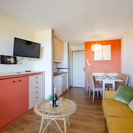Village Cap Esterel - Le Belvedere-13 By Interhome *